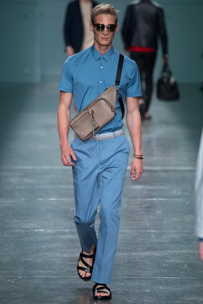 Look 7